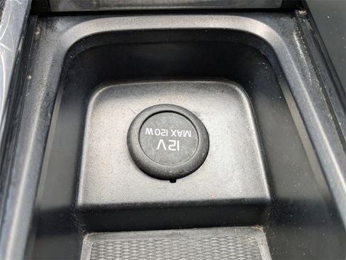 Certified 2023 Volvo XC60 B5 Ultimate w/ Climate Package image 31