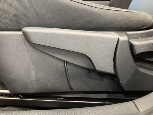 Used 2025 Nissan Sentra SV image 11