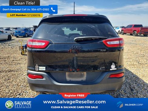 Used 2018 Jeep Cherokee Latitude w/ Altitude Package FWD image 8