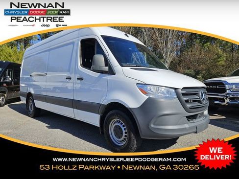 Used 2021 Mercedes-Benz Sprinter 2500 image 1