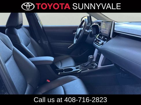 Used 2025 Toyota Corolla Cross XLE AWD/4WD image 21