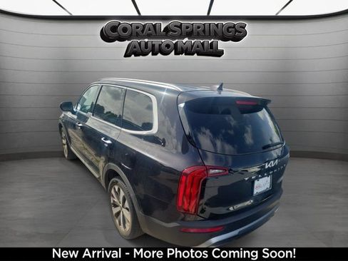 Certified 2022 Kia Telluride S FWD image 3