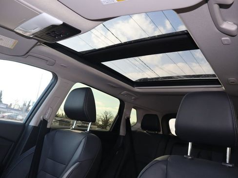 Certified 2025 Nissan Rogue Platinum FWD image 14