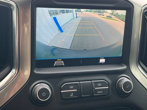 Used 2021 Chevrolet Silverado 1500 LT Trail Boss w/ Bed Protection Package AWD/4WD image 15