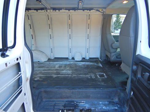 Used 2019 GMC Savana 3500 G3500 Cargo w/ Driver Convenience Package image 16