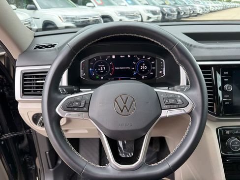 Used 2023 Volkswagen Atlas SEL AWD/4WD image 16