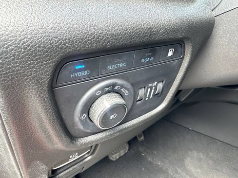 Used 2023 Jeep Grand Cherokee 4WD 4xe image 34