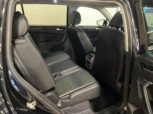 Used 2021 Volkswagen Tiguan SE FWD image 37