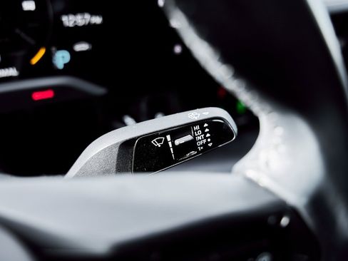 Used 2021 Porsche Taycan 4S image 58