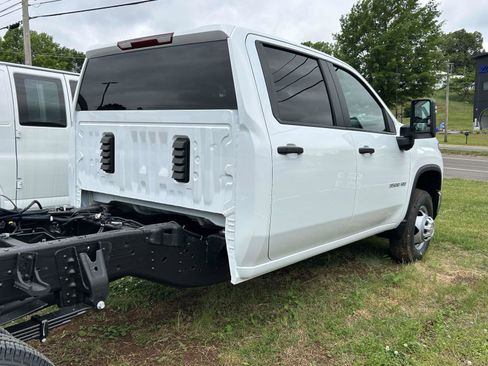 New 2026 Chevrolet Silverado 3500 W/T AWD/4WD image 3