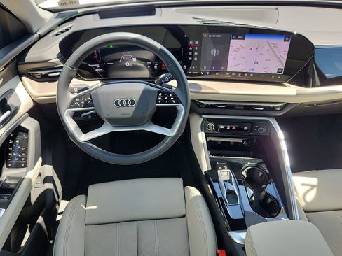 Certified 2025 Audi Q5 Premium Plus w/ Premium Plus AWD/4WD image 17