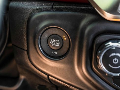 Used 2022 Jeep Gladiator Rubicon w/ LED Lighting Group AWD/4WD image 28