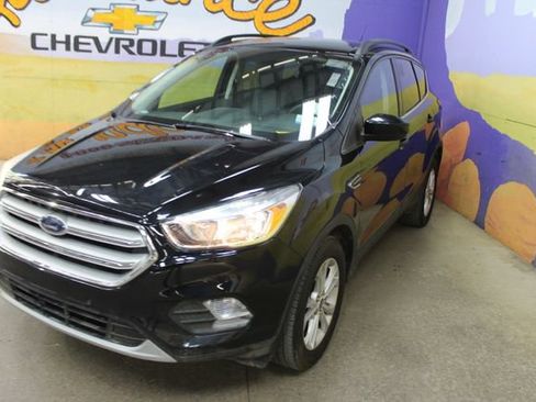 Used 2018 Ford Escape SE w/ SE SYNC Package FWD image 4