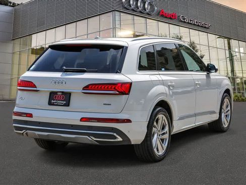 Used 2023 Audi Q7 2.0T Premium w/ Convenience Package AWD/4WD image 4
