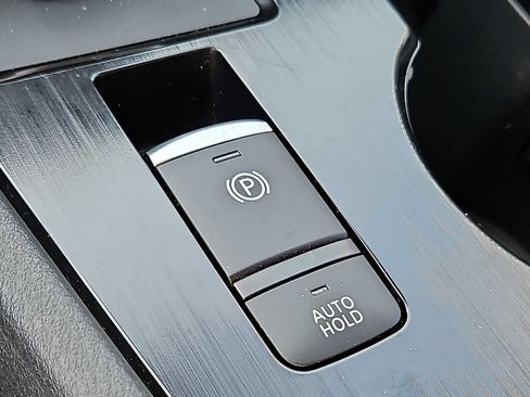 Used 2025 Nissan Rogue SV FWD image 26