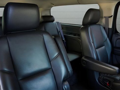 Used 2014 Chevrolet Suburban LTZ image 46