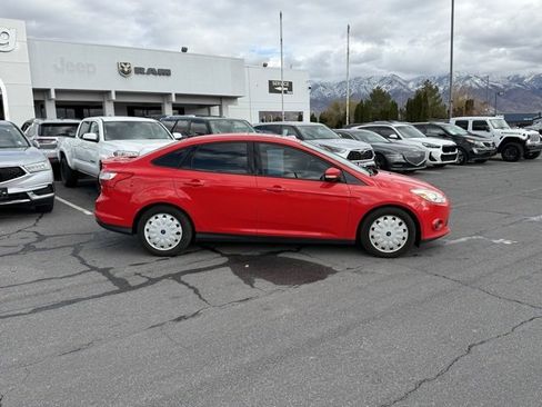 Used 2013 Ford Focus SE w/ Super Fuel Economy (SFE) Pkg image 4