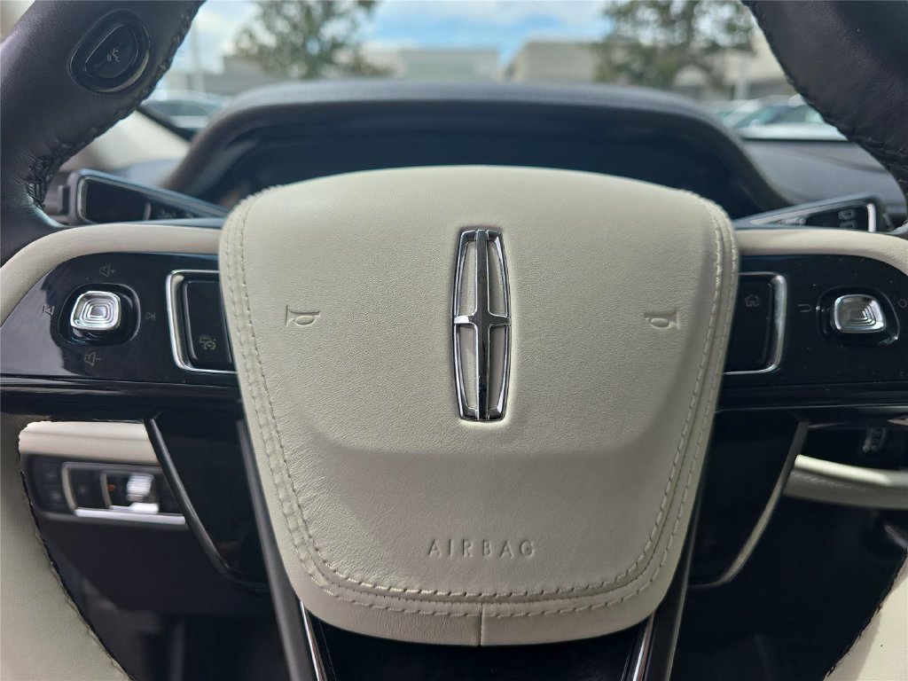 Certified 2023 Lincoln Aviator Black Label Grand Touring w/ Class IV Trailer Tow Package AWD/4WD image 23