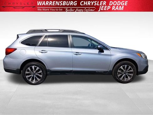 Used 2017 Subaru Outback 2.5i Limited image 2