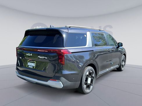 New 2026 Kia Carnival EX FWD image 16