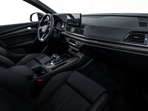 Certified 2025 Audi Q5 2.0T Premium image 10