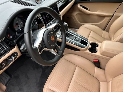 Certified 2020 Porsche Macan S AWD/4WD image 4