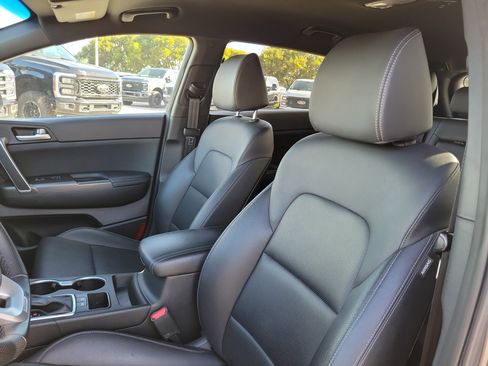 Used 2020 Kia Sportage S image 11