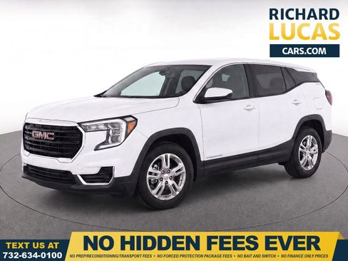 Used 2024 GMC Terrain SLE FWD image 1