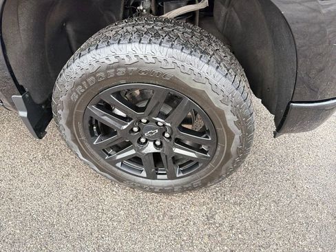 Used 2024 Chevrolet Silverado 1500 LT Trail Boss w/ Convenience Package II AWD/4WD image 28