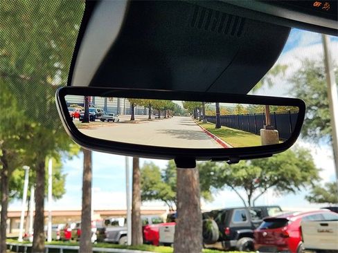 Used 2023 GMC Yukon Denali Ultimate image 17