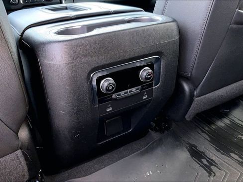 Used 2022 Chevrolet Tahoe Z71 AWD/4WD image 34