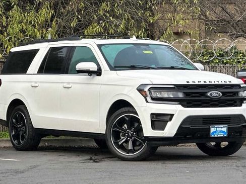 Used 2023 Ford Expedition Max Limited image 2