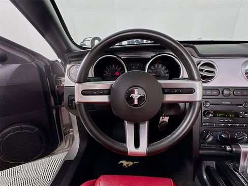 Used 2005 Ford Mustang GT Premium image 13