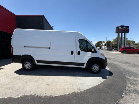 Used 2023 RAM ProMaster 2500 FWD image 2
