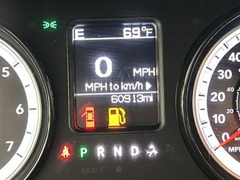 Used 2022 RAM 1500 Classic SLT AWD/4WD image 18