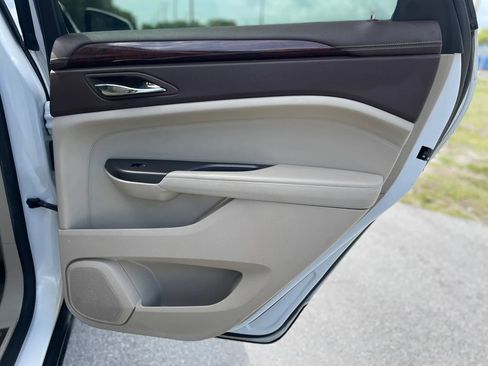 Used 2012 Cadillac SRX Luxury image 29