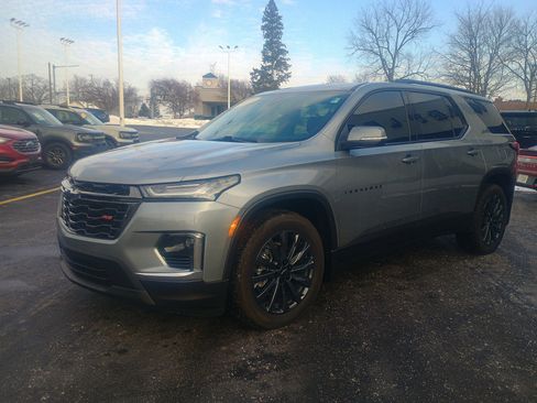 Used 2023 Chevrolet Traverse RS w/ LPO, Floor Liner Package image 3