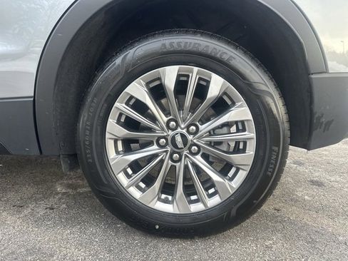 Used 2025 Cadillac XT4 Premium Luxury image 27