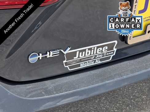 Used 2025 Toyota Camry XLE FWD image 29