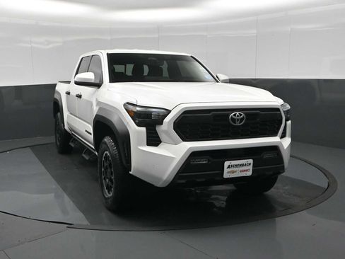 Used 2024 Toyota Tacoma TRD Off-Road w/ TRD Off Road Upgrade Package AWD/4WD image 3