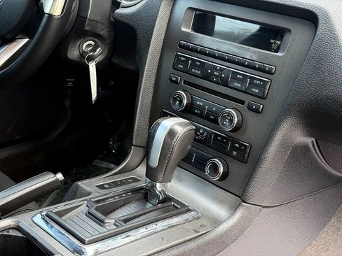 Used 2014 Ford Mustang Coupe RWD image 15