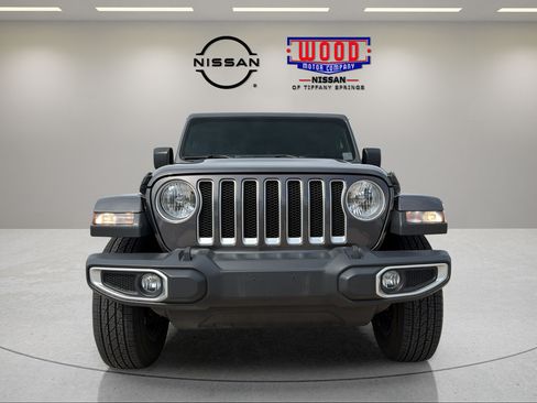 Used 2018 Jeep Wrangler Unlimited Sahara w/ Safety Group AWD/4WD image 6