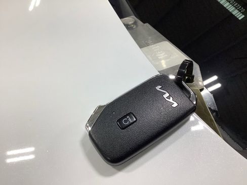 Certified 2023 Kia Sorento S w/ Panoramic Sunroof Package image 31