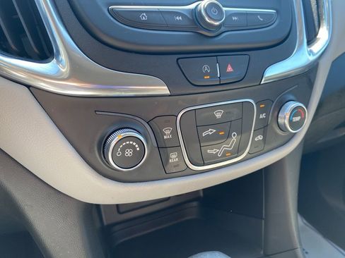 Used 2022 Chevrolet Equinox LS AWD/4WD image 28