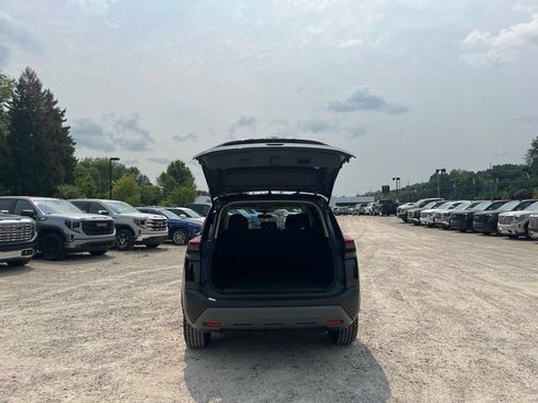 Used 2023 Nissan Rogue SV AWD/4WD image 8