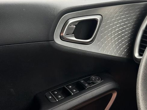 Used 2022 Kia Soul LX w/ Technology Package FWD image 19
