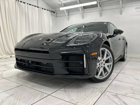 Certified 2025 Porsche Panamera 4 AWD/4WD image 6