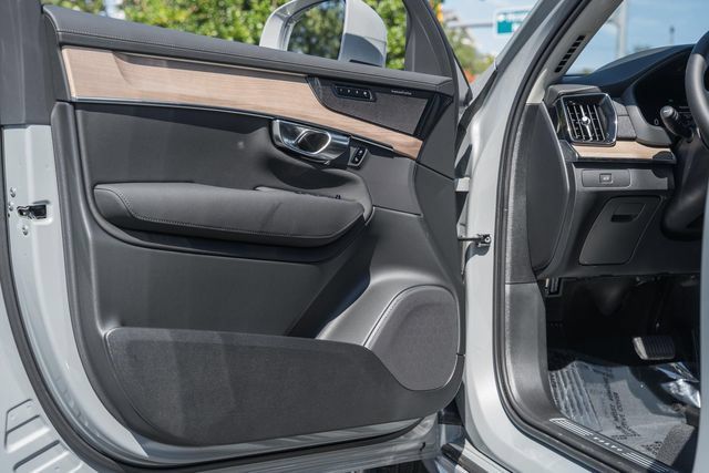 New 2027 Volvo XC90 B6 Plus AWD/4WD image 38