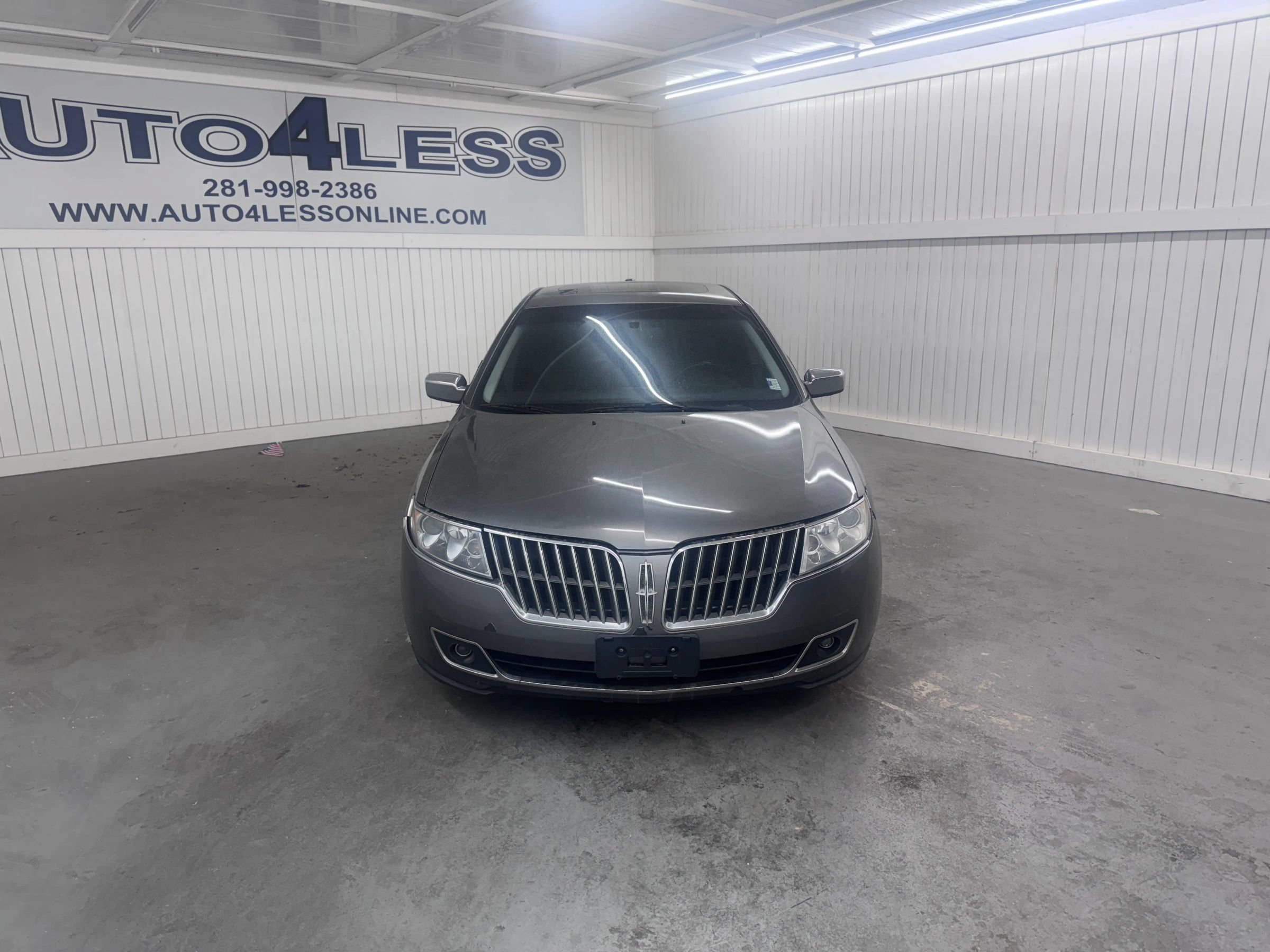 Used 2010 Lincoln MKZ FWD image 2