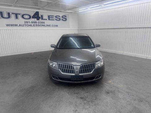 Used 2010 Lincoln MKZ FWD image 2